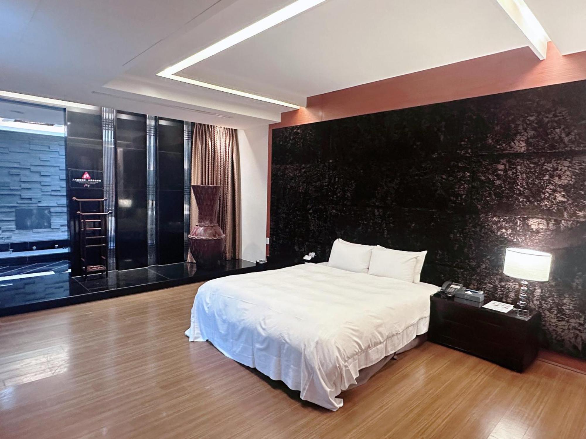 Orient Luxury Villa Motel Huwei Exterior photo